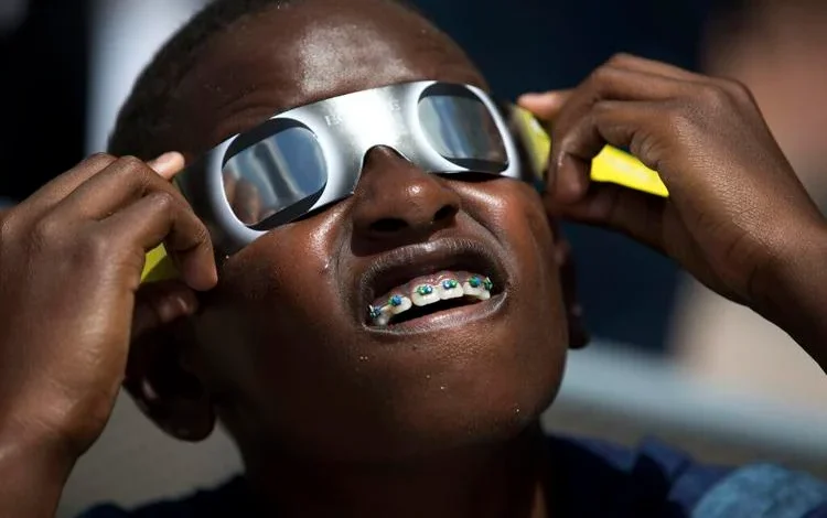 How to Make Eclipse Glasses